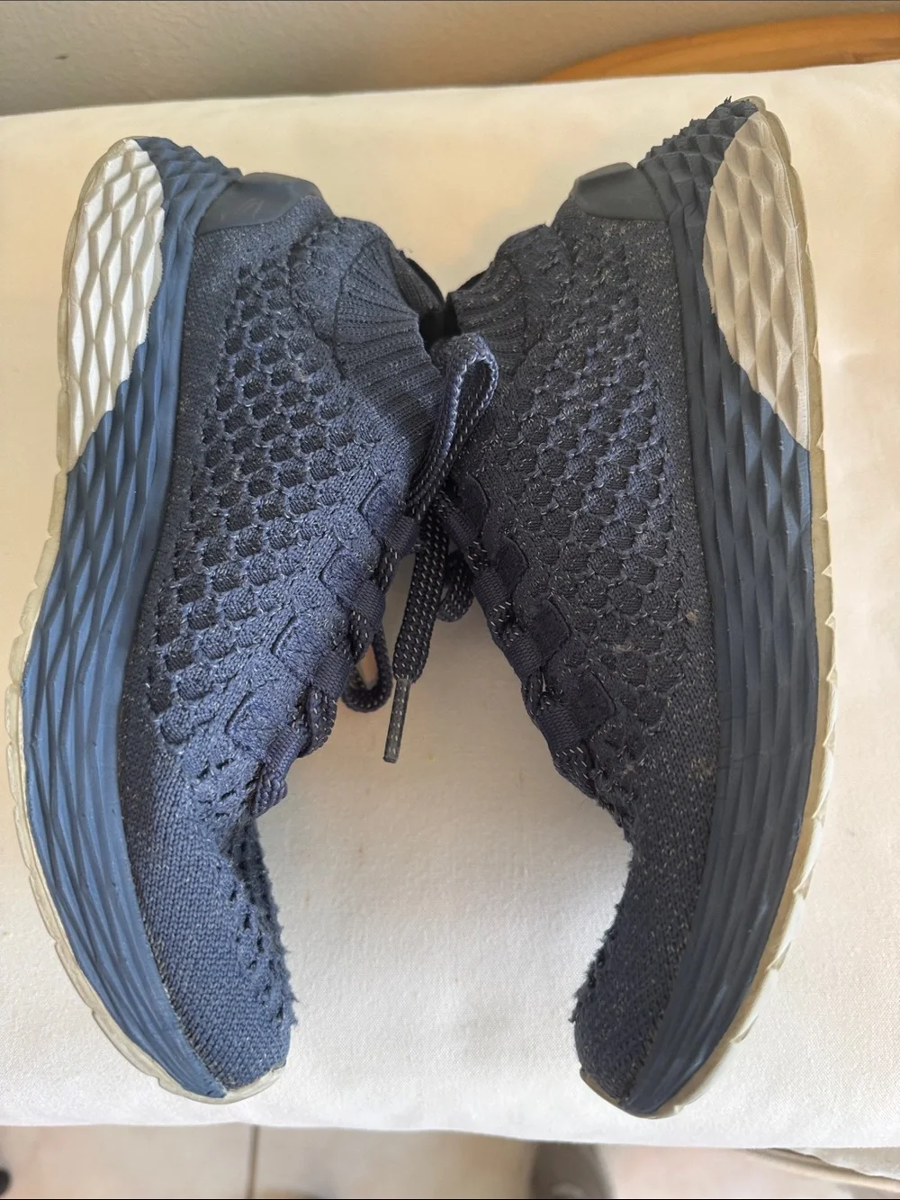 NOBULL WoMen’s Form Fitting Knit Lace-Up Sneakers in Navy. Sz 8.